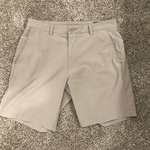 Vineyard vine khaki shorts